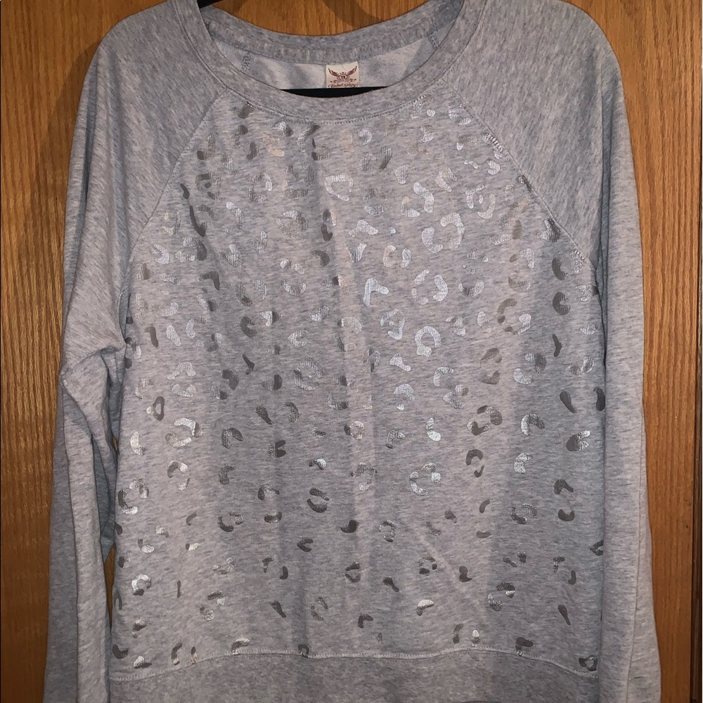 Faded Glory Long sleeve grey w cheetah print top